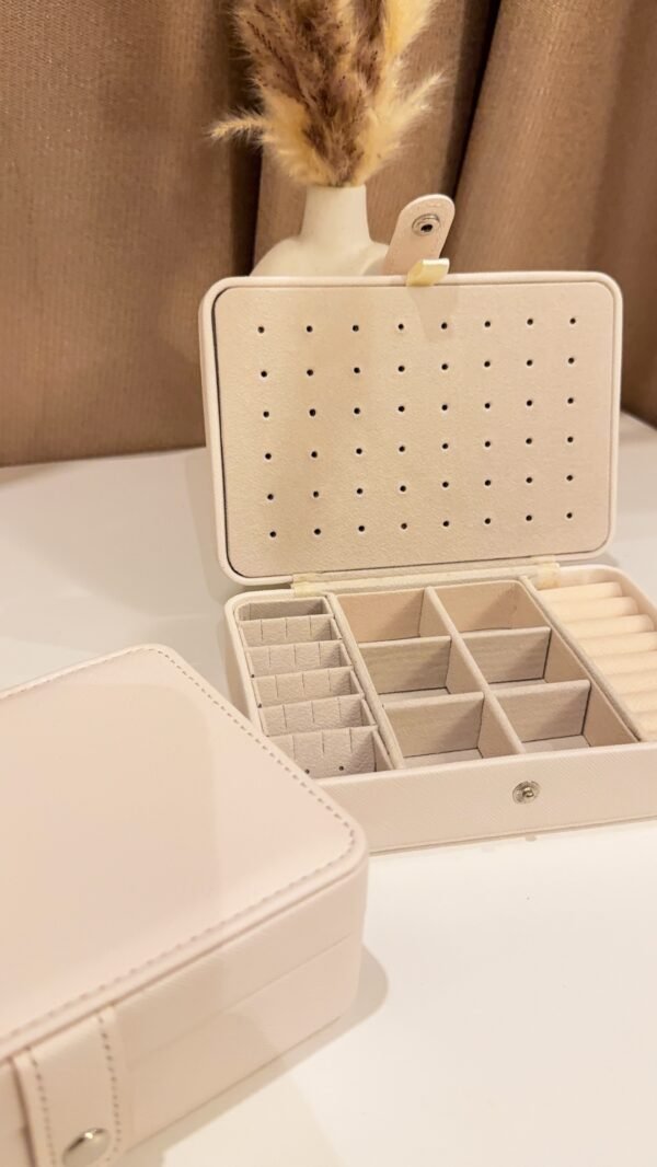 Jewelry organizer