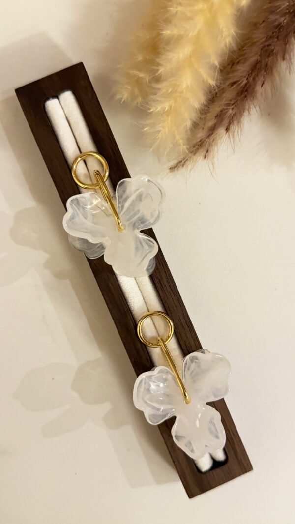 Acrylic floral earring