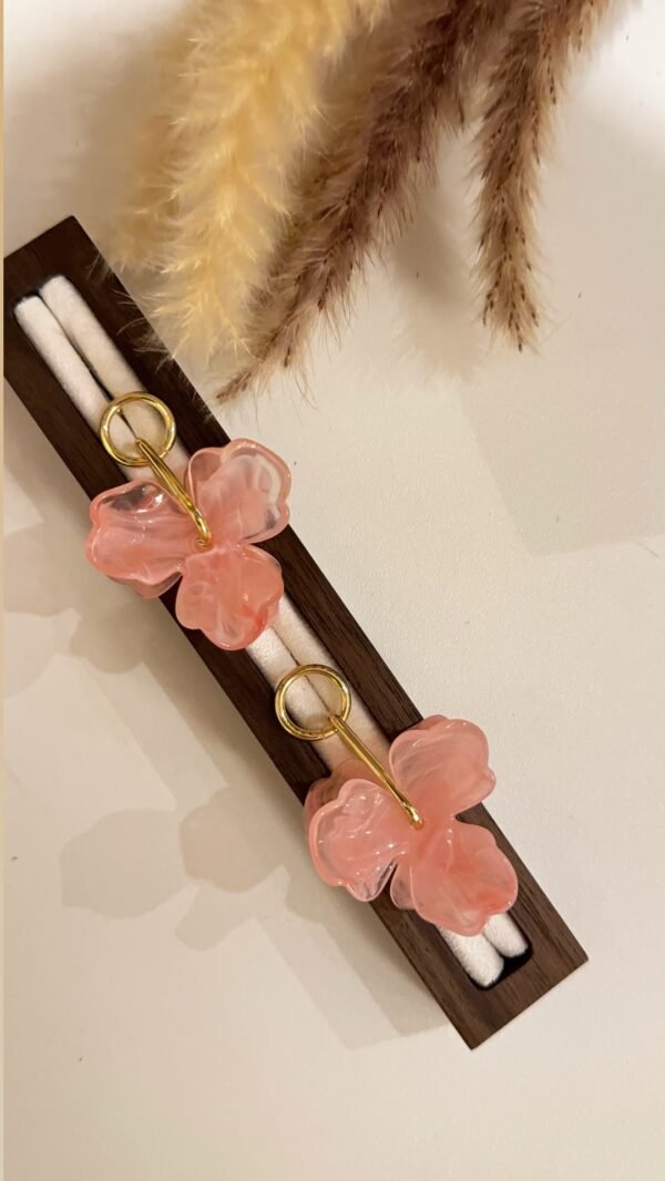 Acrylic floral earring