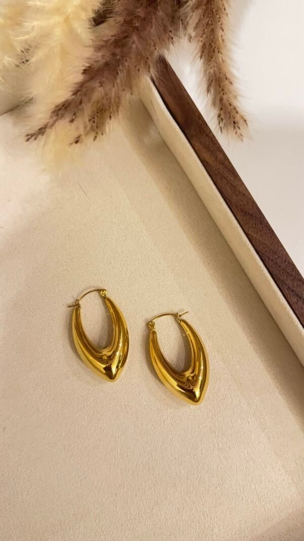 Marquise hoops