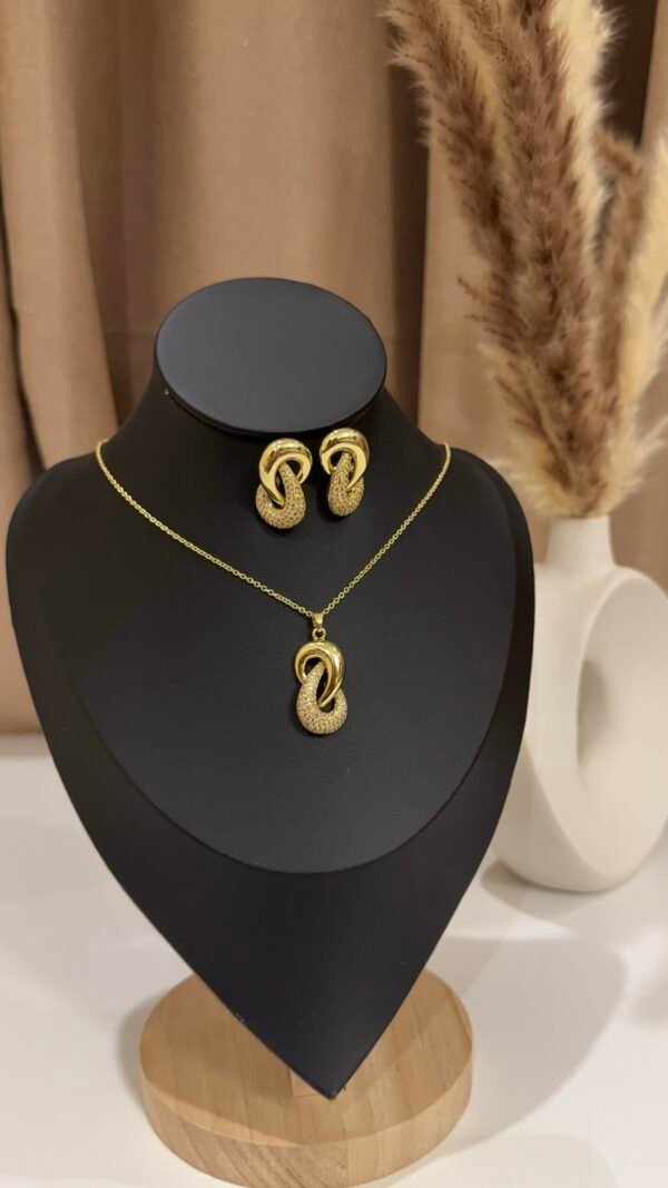 Infinity crystal set